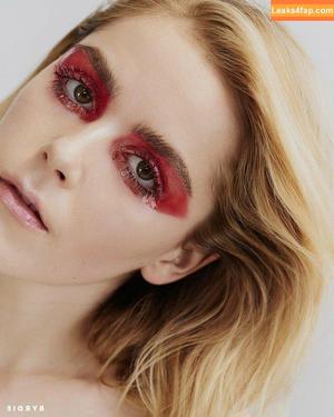 Kiernan Shipka photo #0537