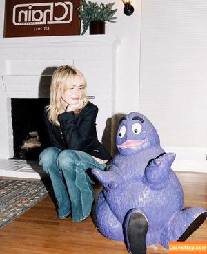 Kiernan Shipka photo #0557