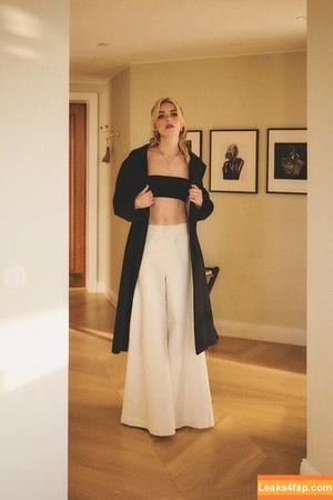 Kiernan Shipka photo #0692