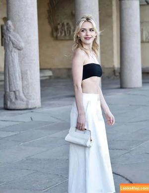 Kiernan Shipka photo #0783