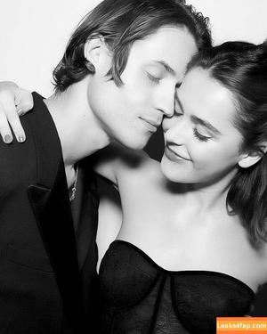 Kiernan Shipka photo #0802