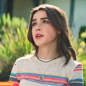 Kiernan Shipka photo #0882