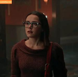 Kiernan Shipka photo #0909