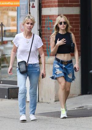 Kiernan Shipka photo #0947