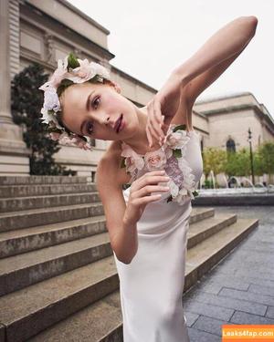 Kiernan Shipka photo #0964