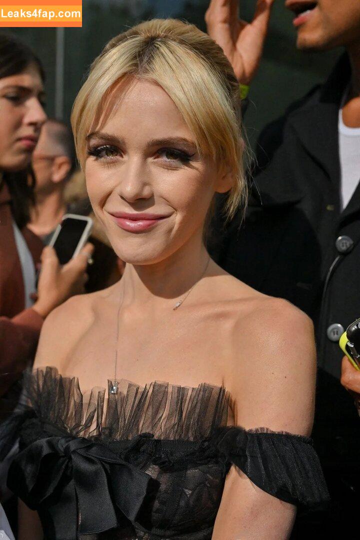 Kiernan Shipka / AdventuresSabrina / kiernanshipka leaked photo photo #1175