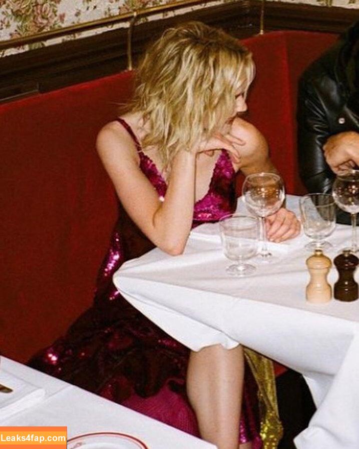 Kiernan Shipka / AdventuresSabrina / kiernanshipka leaked photo photo #1754