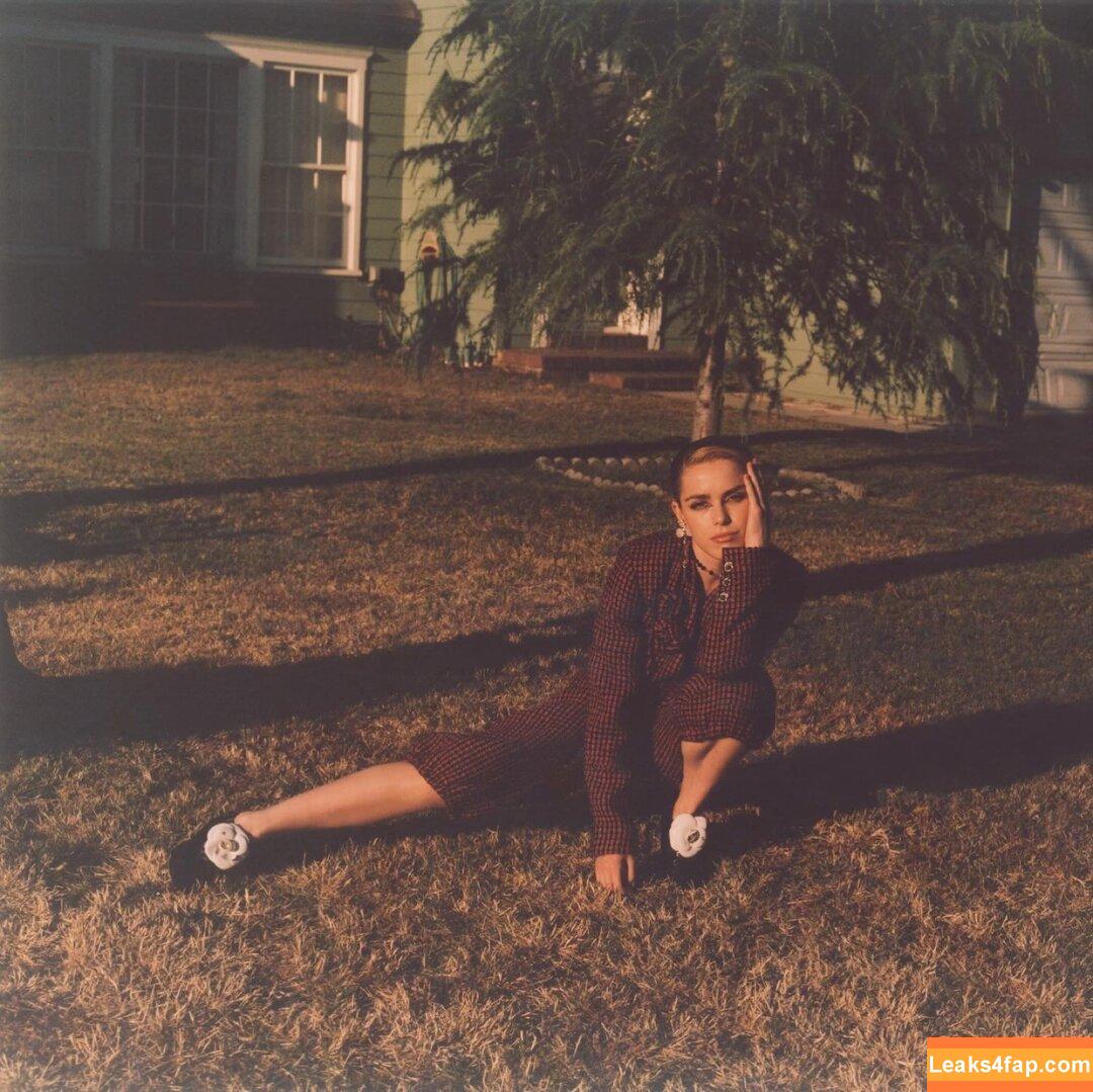 Kiernan Shipka / AdventuresSabrina / kiernanshipka leaked photo photo #1918