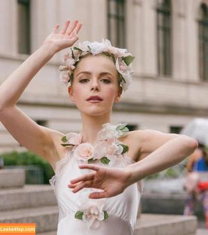 Kiernan Shipka photo #1028