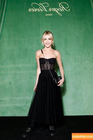 Kiernan Shipka photo #1531