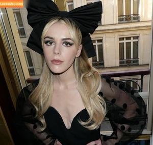 Kiernan Shipka photo #1710