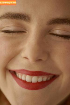 Kiernan Shipka photo #1836