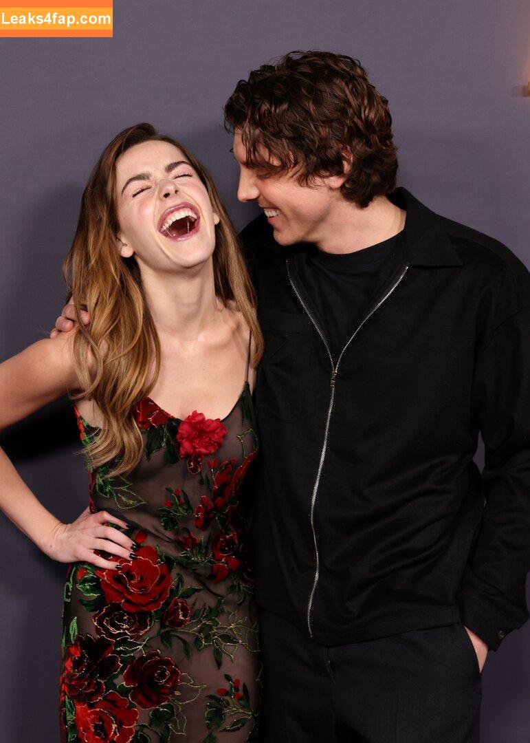 Kiernan Shipka / AdventuresSabrina / kiernanshipka слитое фото фото #2753