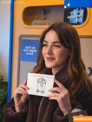 Kiernan Shipka photo #2900