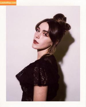 Kiernan Shipka photo #2913