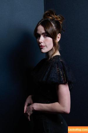 Kiernan Shipka photo #2919