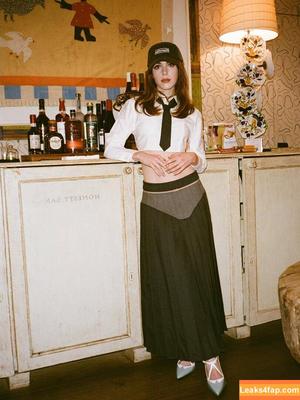 Kiernan Shipka фото #2959