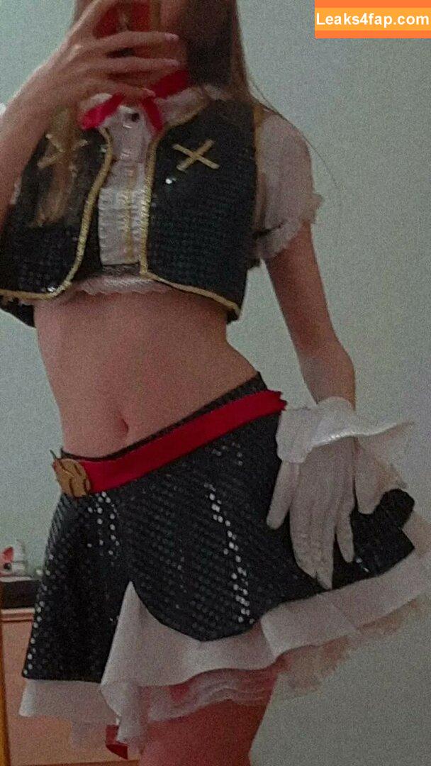 Kiki Glitter Cosplay / KikiGlitterCos / kiki_glitter_cosplay / kikifitcosplay leaked photo photo #0006