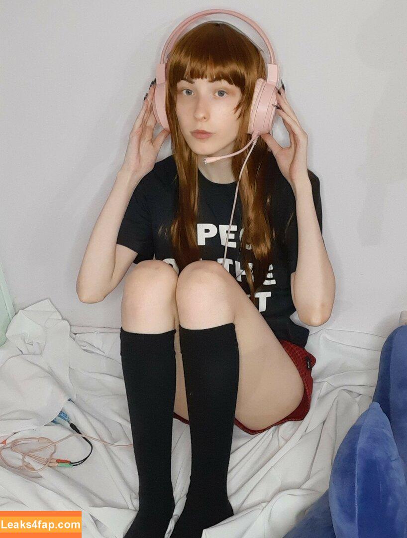 Kiki Glitter Cosplay / KikiGlitterCos / kiki_glitter_cosplay / kikifitcosplay leaked photo photo #0060