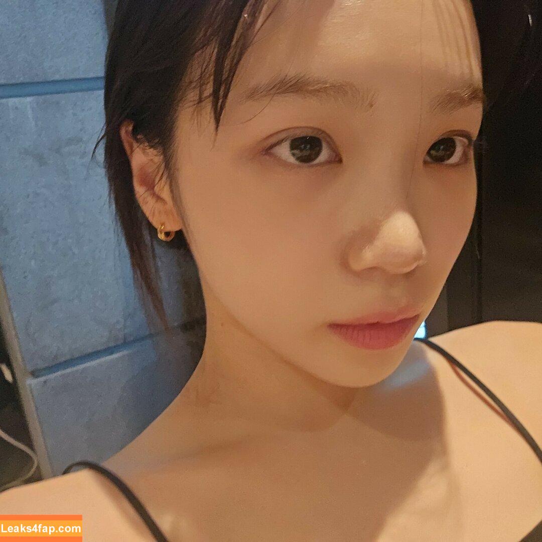 Kim Chaewon / _chaechae_1 / 김채원 Le Sserafim leaked photo photo #0205