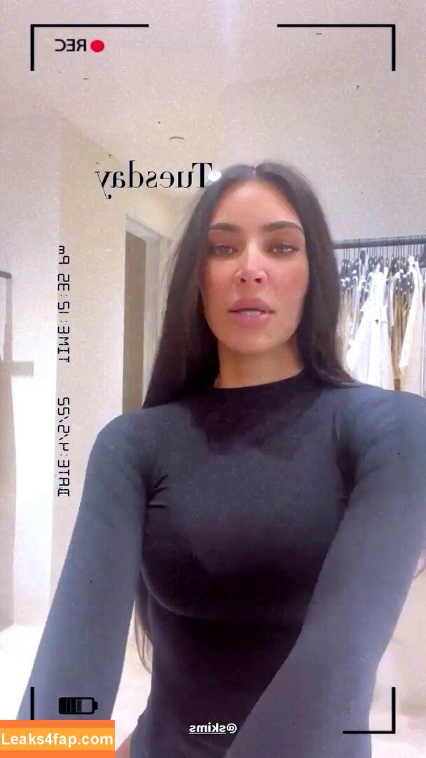 Kim Kardashian / https: / kimkadarshian / kimkardashian leaked photo photo #0018