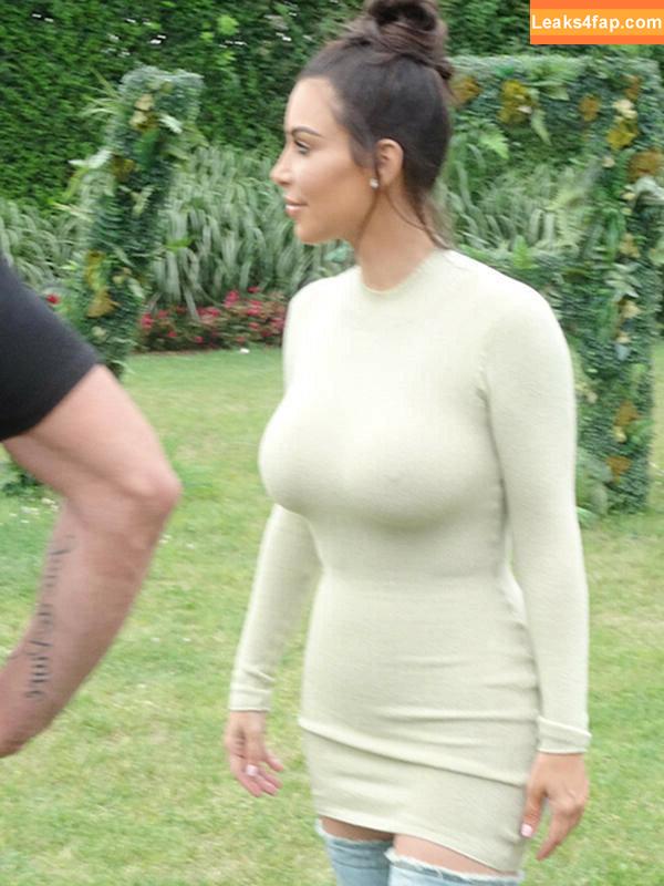 Kim Kardashian / https: / kimkadarshian / kimkardashian leaked photo photo #0031