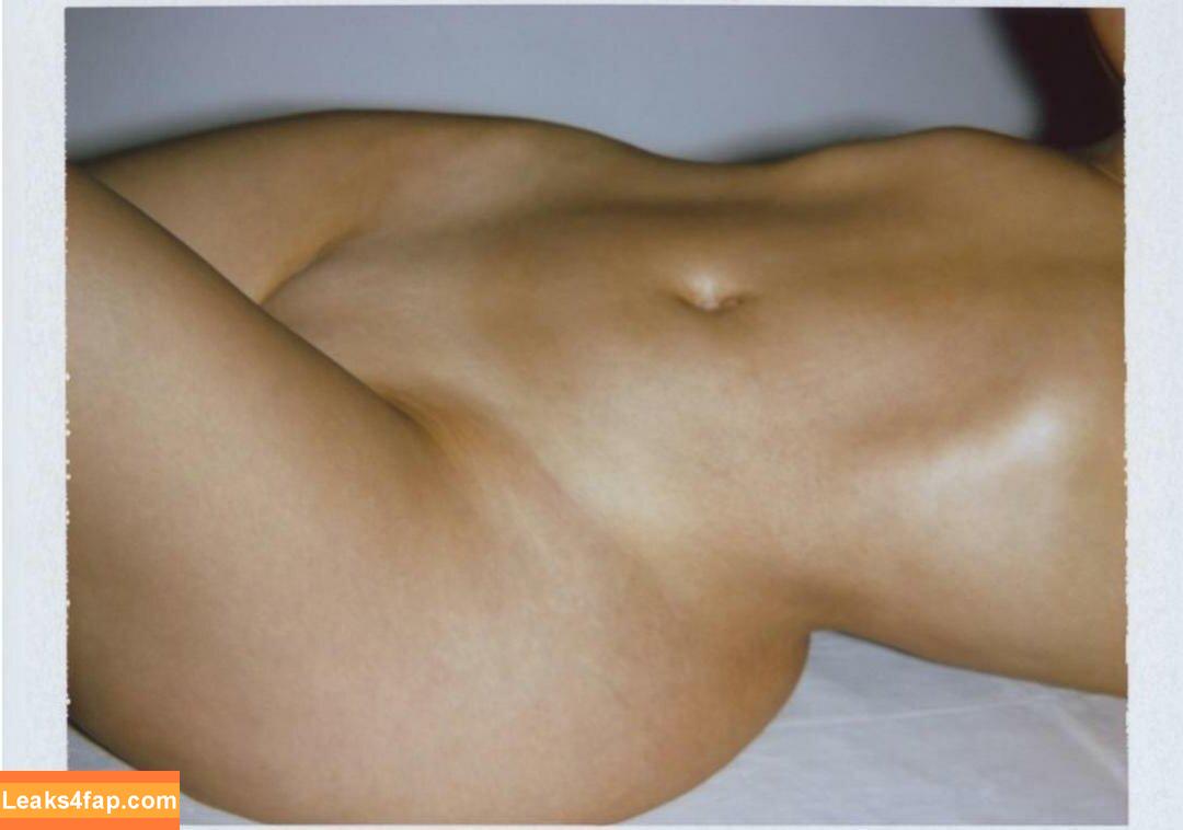 Kim Kardashian / https: / kimkadarshian / kimkardashian leaked photo photo #0050