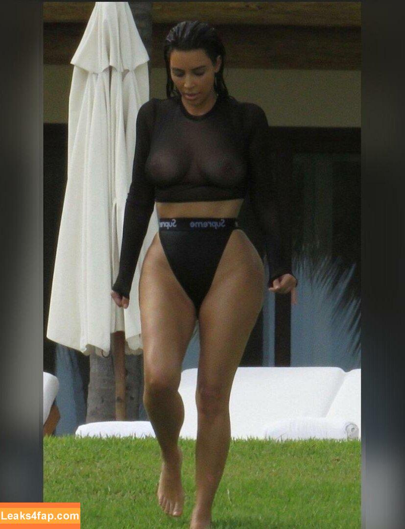 Kim Kardashian / https: / kimkadarshian / kimkardashian leaked photo photo #0062