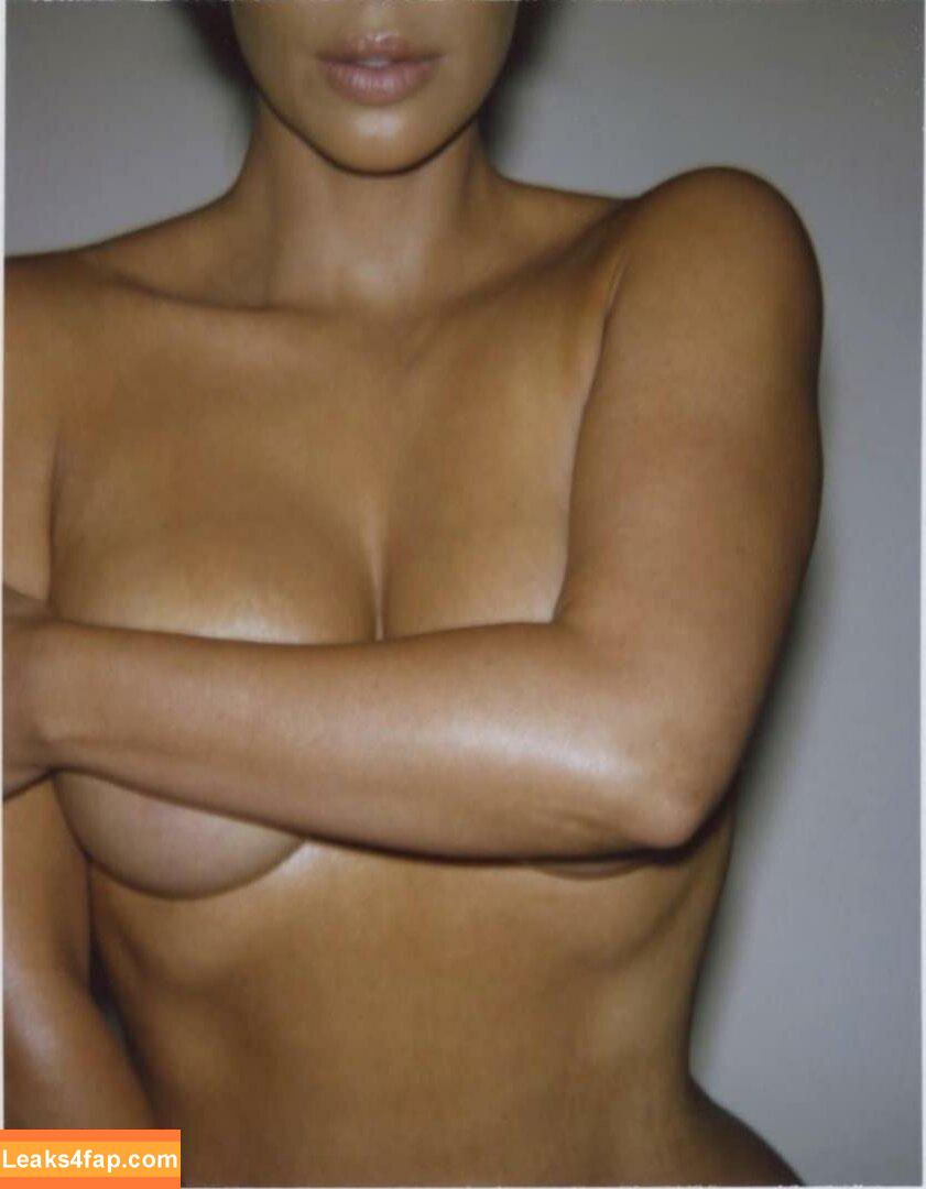 Kim Kardashian / https: / kimkadarshian / kimkardashian leaked photo photo #0065