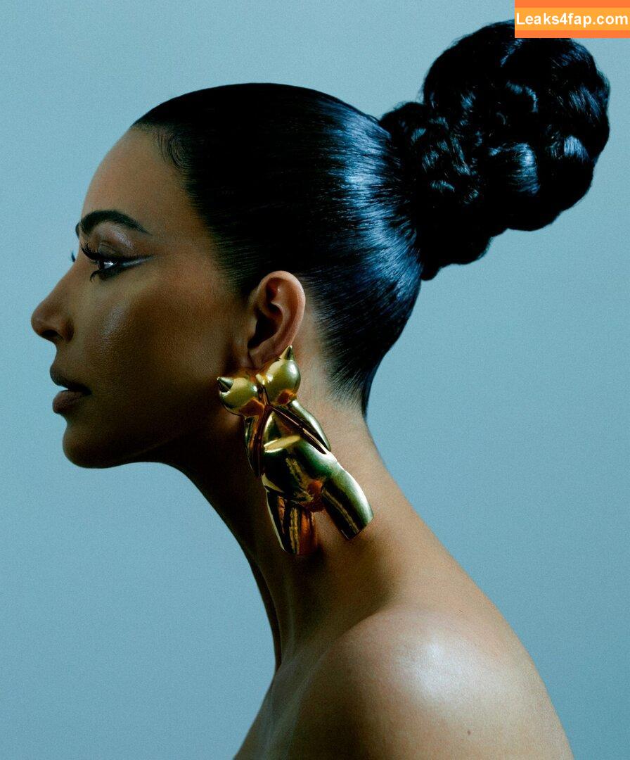 Kim Kardashian / https: / kimkadarshian / kimkardashian leaked photo photo #0120