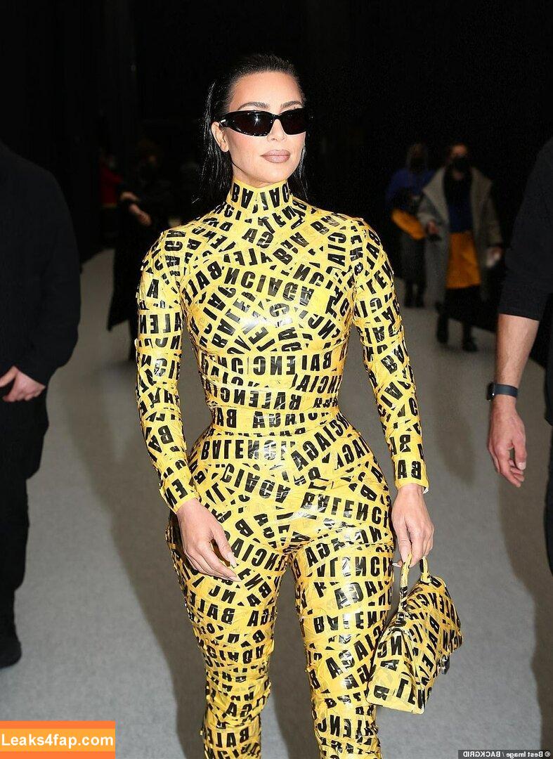 Kim Kardashian / https: / kimkadarshian / kimkardashian leaked photo photo #0159