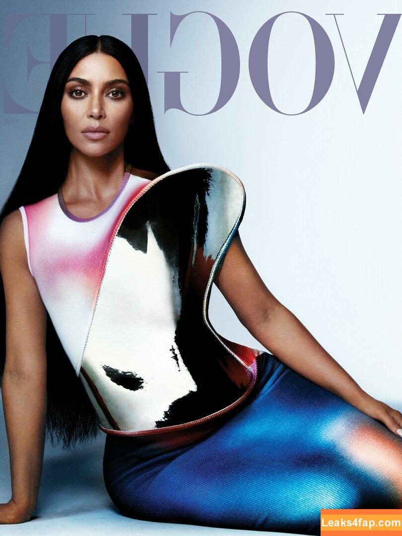 Kim Kardashian / https: / kimkadarshian / kimkardashian leaked photo photo #0172