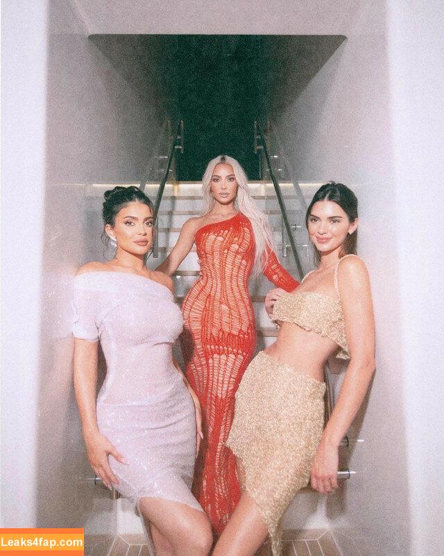 Kim Kardashian / https: / kimkadarshian / kimkardashian leaked photo photo #0224