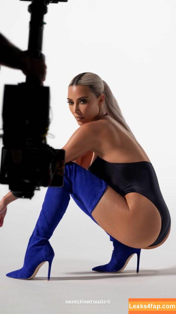Kim Kardashian / https: / kimkadarshian / kimkardashian leaked photo photo #0229