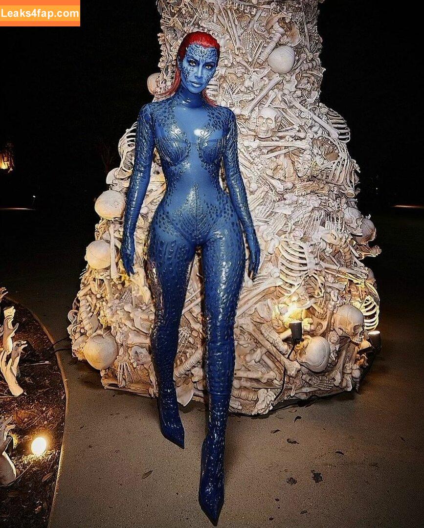 Kim Kardashian / https: / kimkadarshian / kimkardashian leaked photo photo #0262