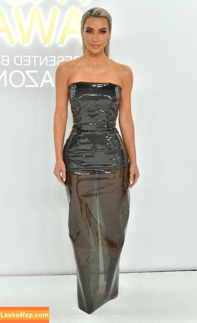 Kim Kardashian / https: / kimkadarshian / kimkardashian leaked photo photo #0278