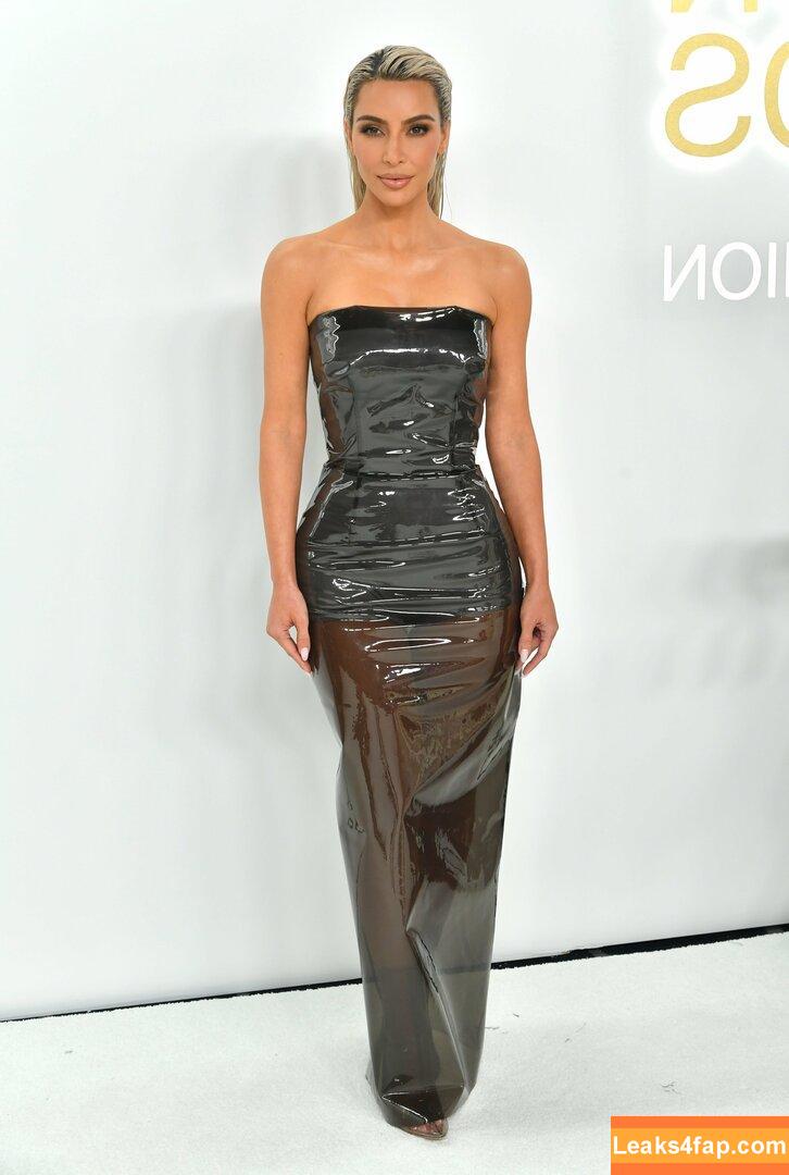 Kim Kardashian / https: / kimkadarshian / kimkardashian leaked photo photo #0281