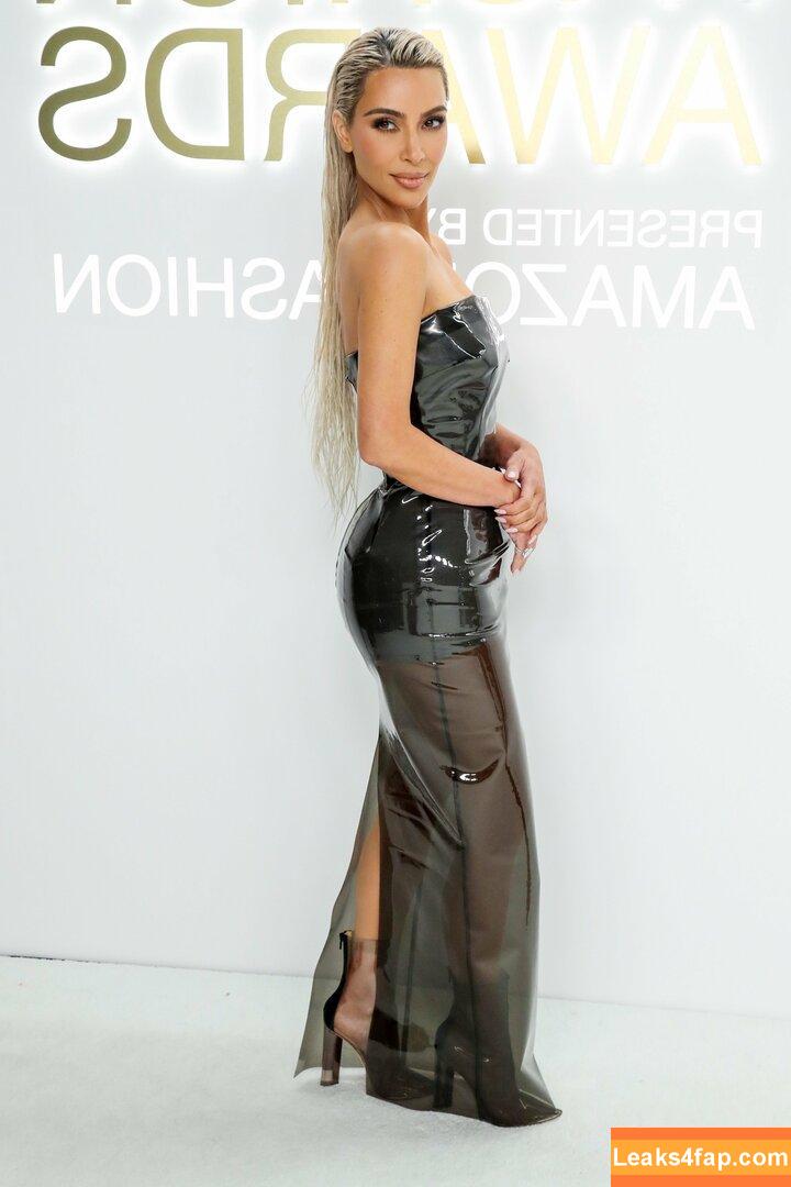 Kim Kardashian / https: / kimkadarshian / kimkardashian leaked photo photo #0284