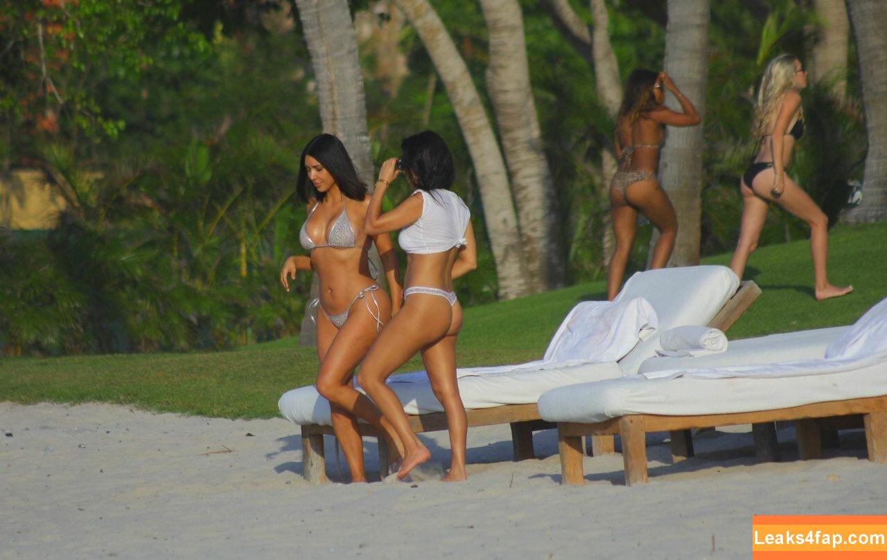 Kim Kardashian / https: / kimkadarshian / kimkardashian leaked photo photo #0333
