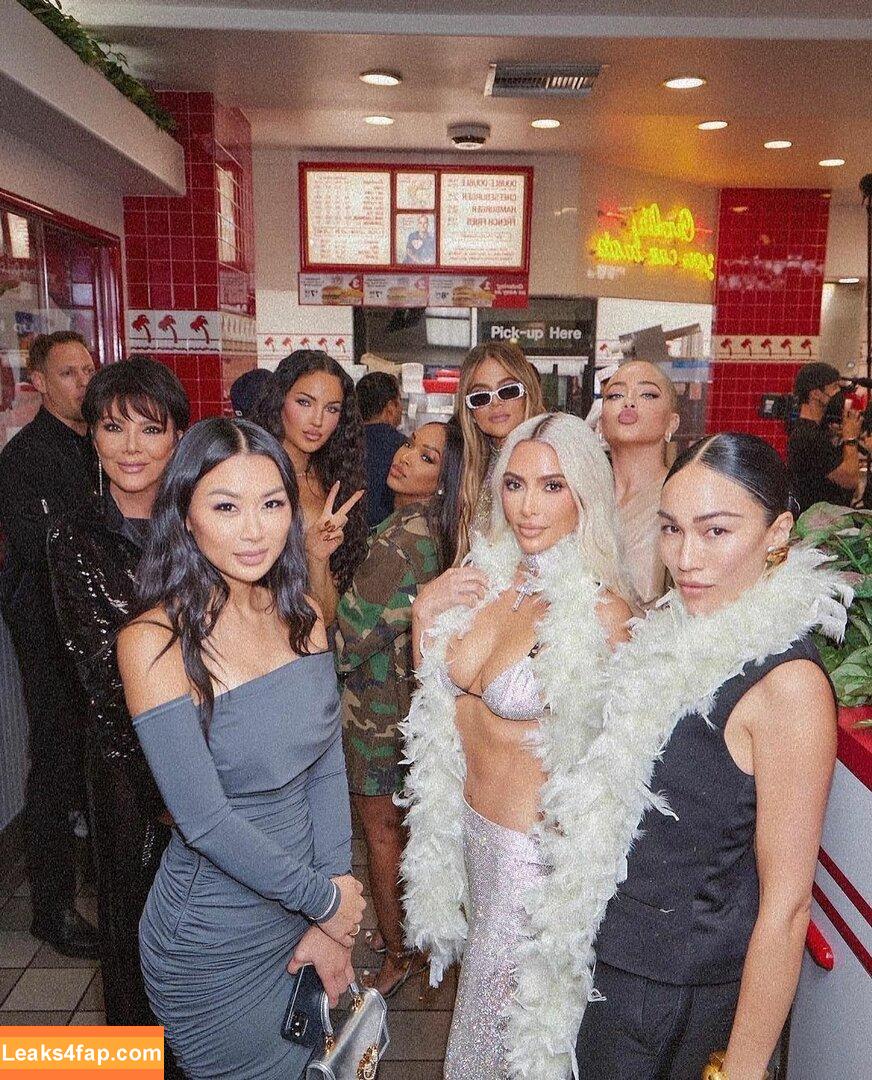 Kim Kardashian / https: / kimkadarshian / kimkardashian слитое фото фото #0338
