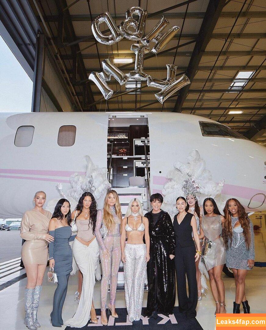 Kim Kardashian / https: / kimkadarshian / kimkardashian leaked photo photo #0342