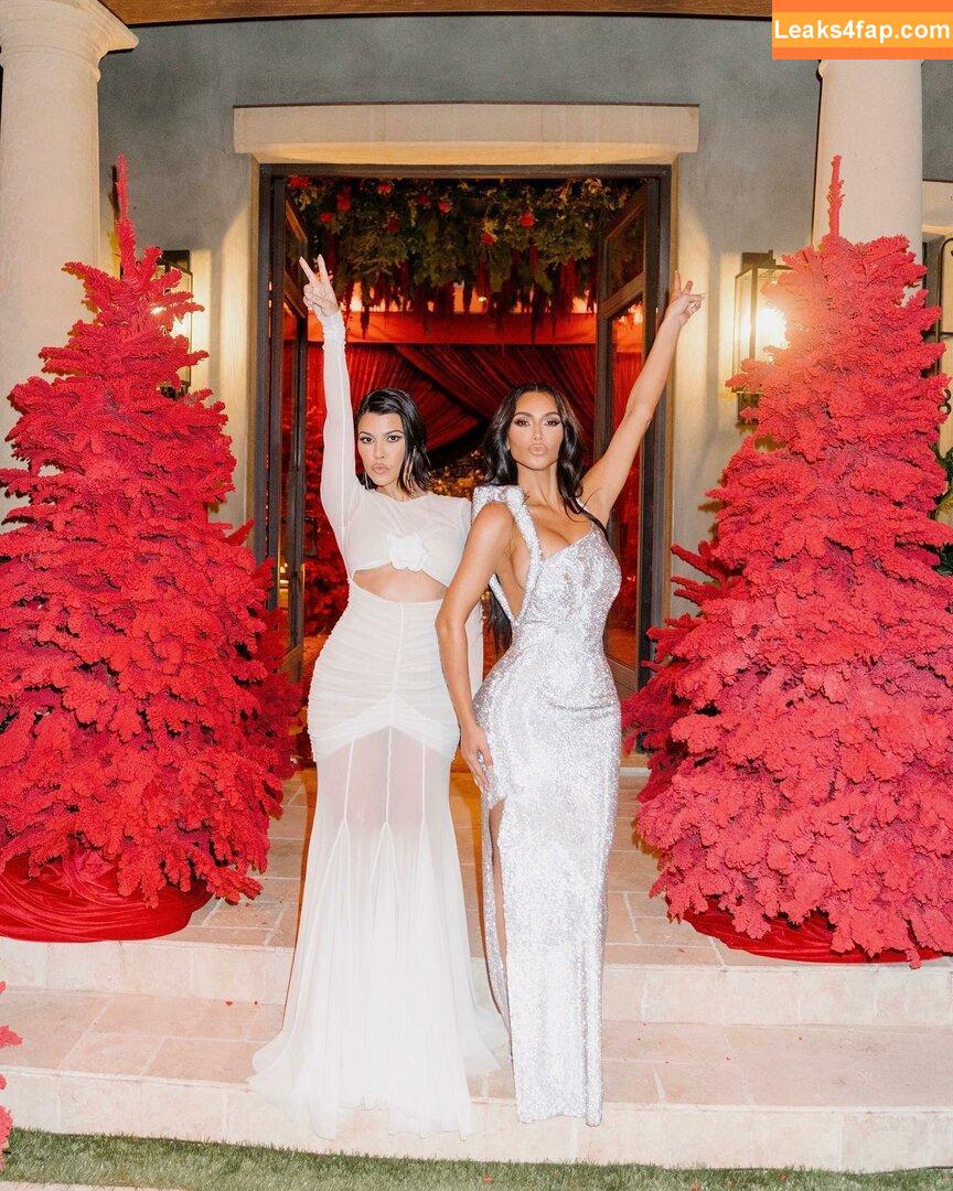 Kim Kardashian / https: / kimkadarshian / kimkardashian leaked photo photo #0361