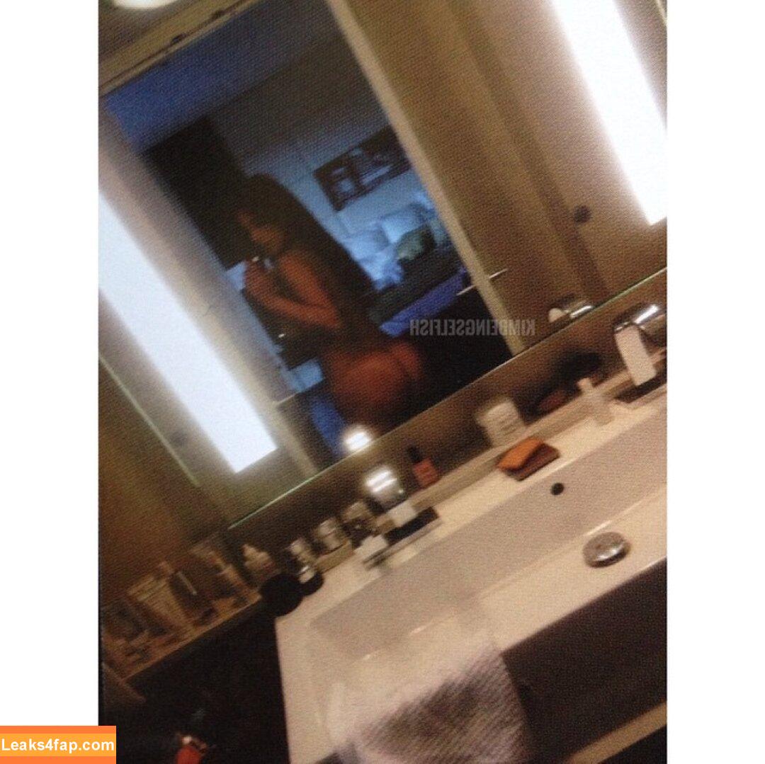 Kim Kardashian / https: / kimkadarshian / kimkardashian leaked photo photo #0411