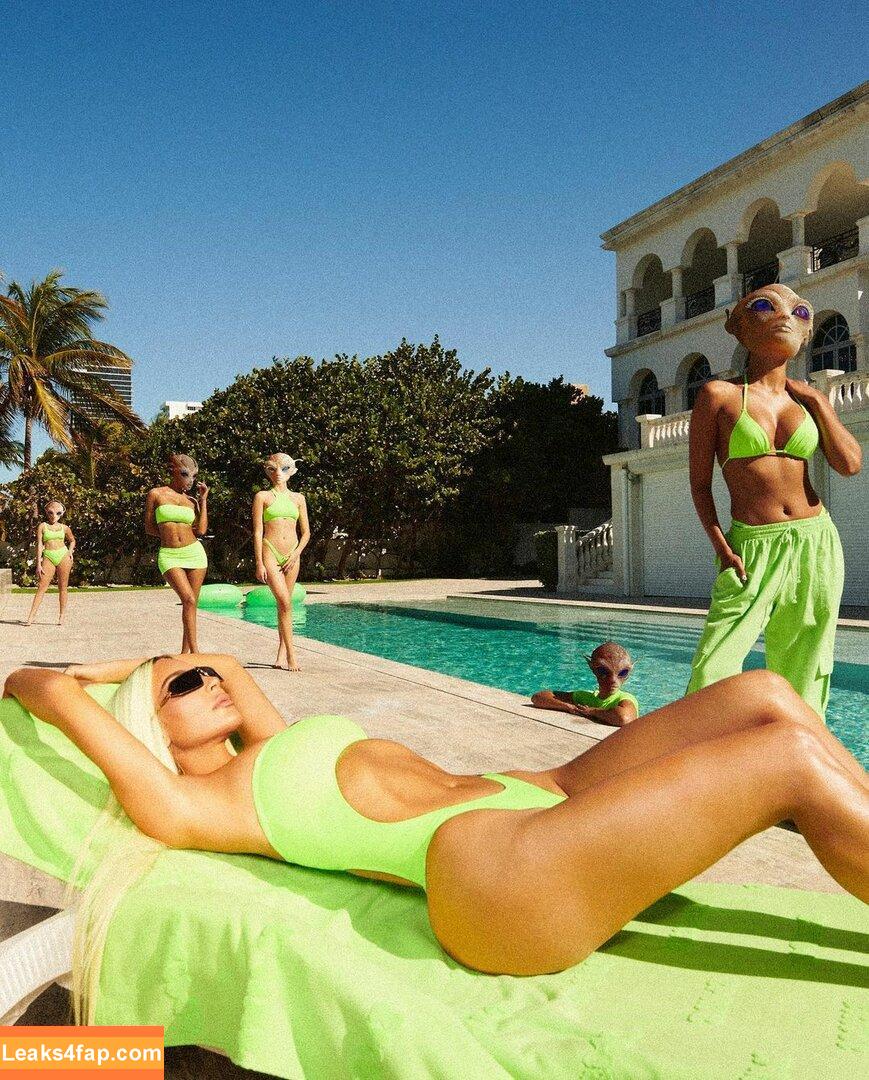 Kim Kardashian / https: / kimkadarshian / kimkardashian leaked photo photo #0451