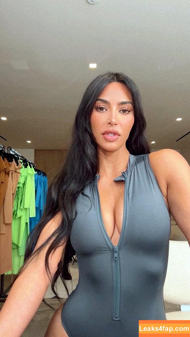 Kim Kardashian / https: / kimkadarshian / kimkardashian leaked photo photo #0466
