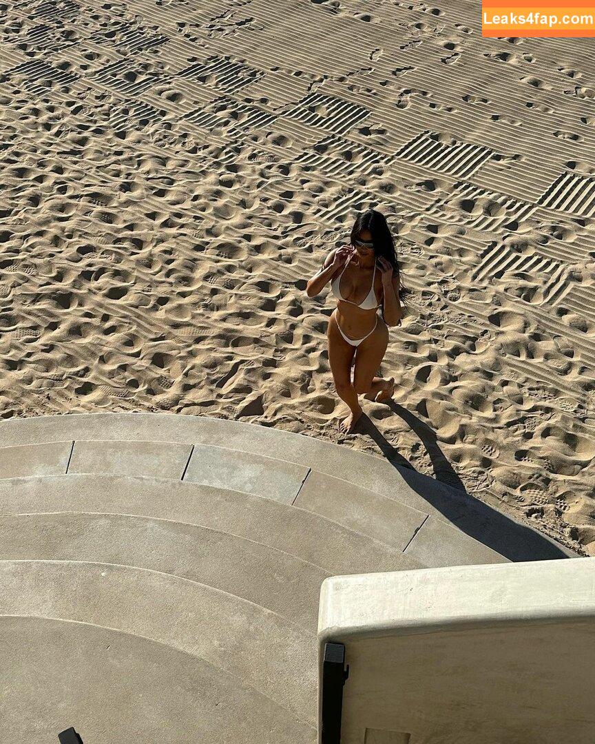 Kim Kardashian / https: / kimkadarshian / kimkardashian leaked photo photo #0479