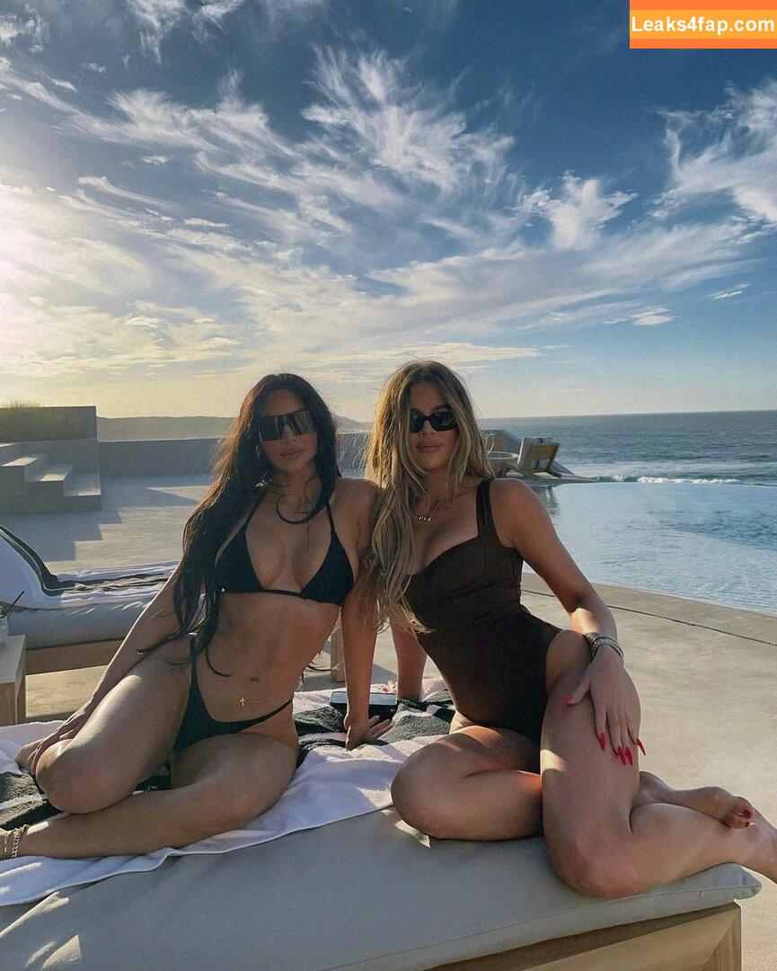 Kim Kardashian / https: / kimkadarshian / kimkardashian leaked photo photo #0537
