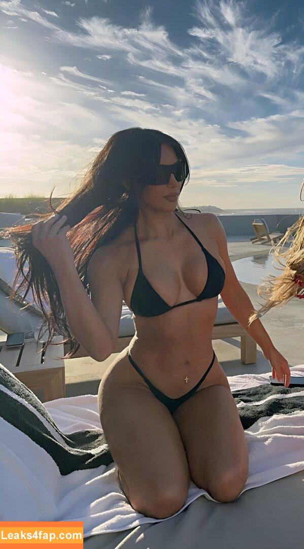 Kim Kardashian / https: / kimkadarshian / kimkardashian leaked photo photo #0540