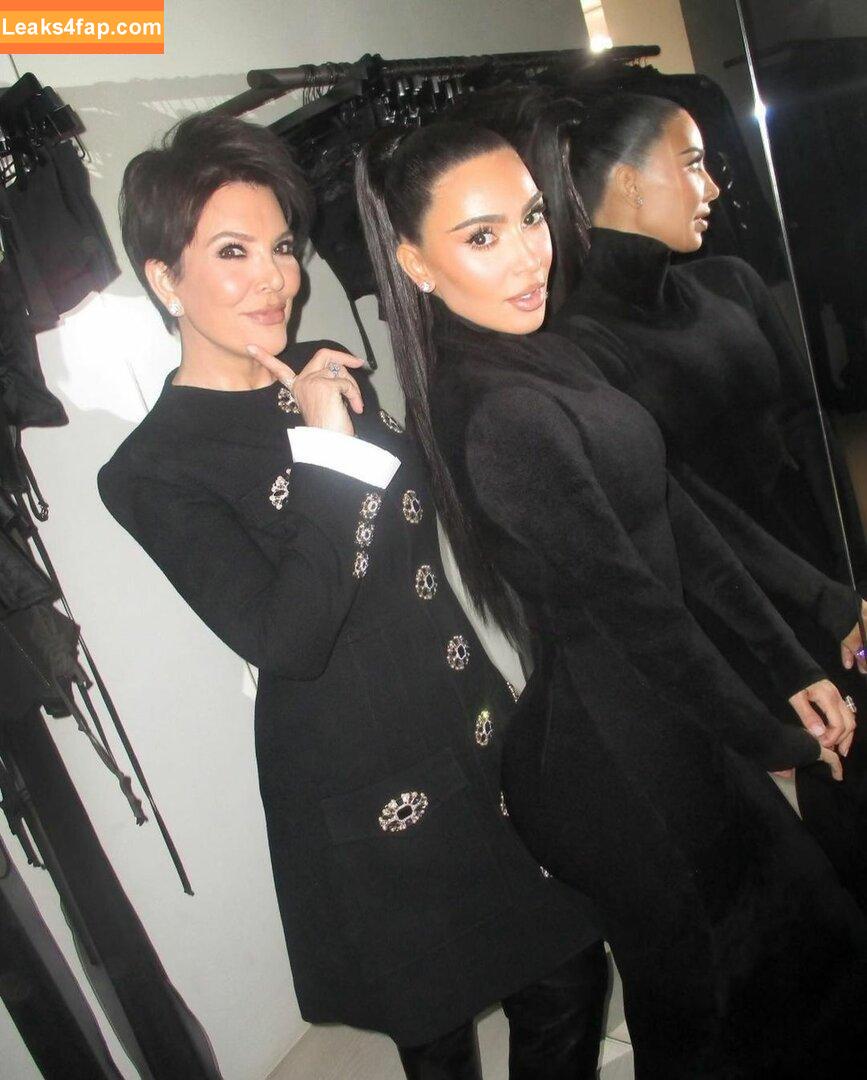 Kim Kardashian / https: / kimkadarshian / kimkardashian leaked photo photo #0543
