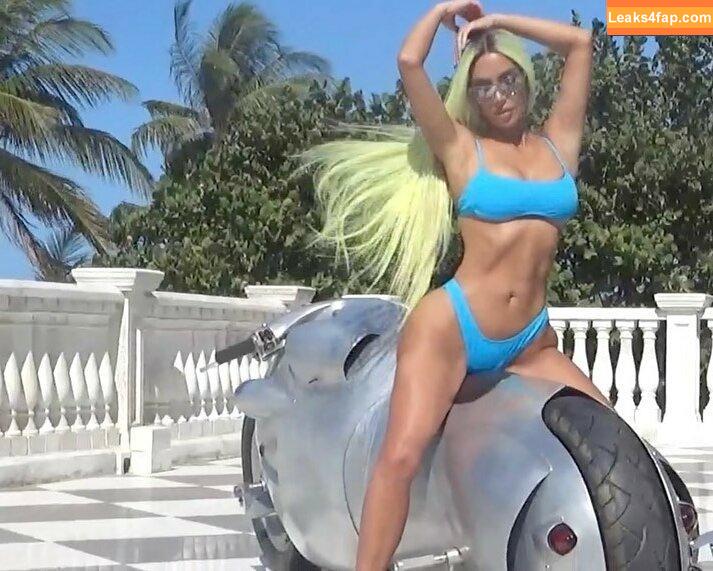 Kim Kardashian / https: / kimkadarshian / kimkardashian leaked photo photo #0550